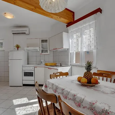 Apartment Tihomir Musac Omis