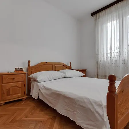 Tihomir Musac Apartman *